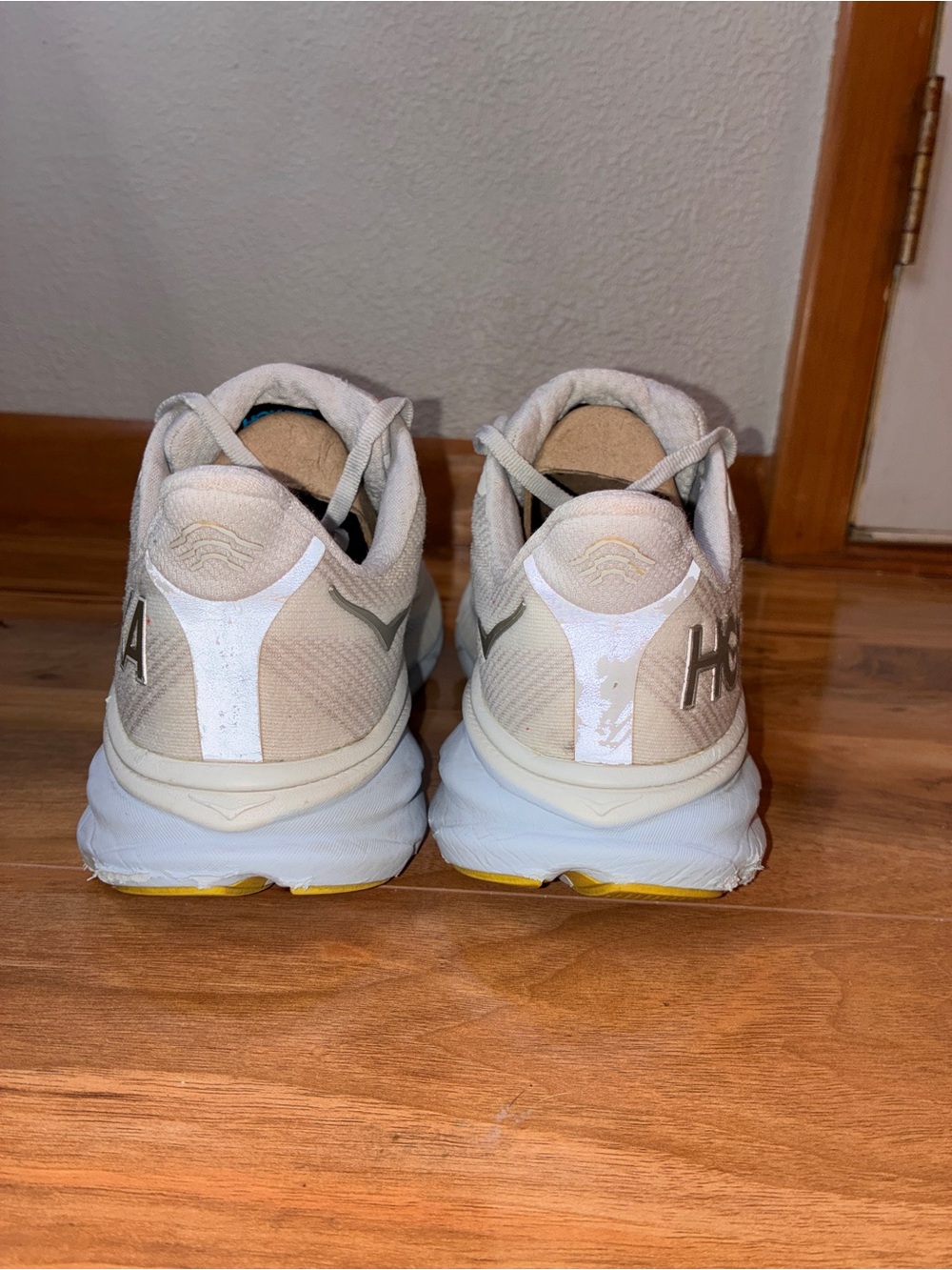 Hoka Women’s Clifton 9 Athletic Running Sneaker Shoes, white- size 8 - Picture 6 of 10